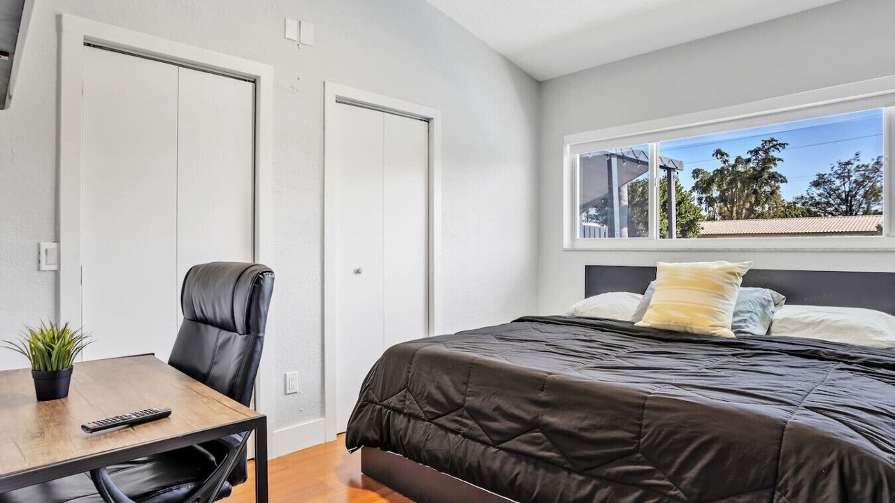 Photo of Bedroom in North Central Hollywood