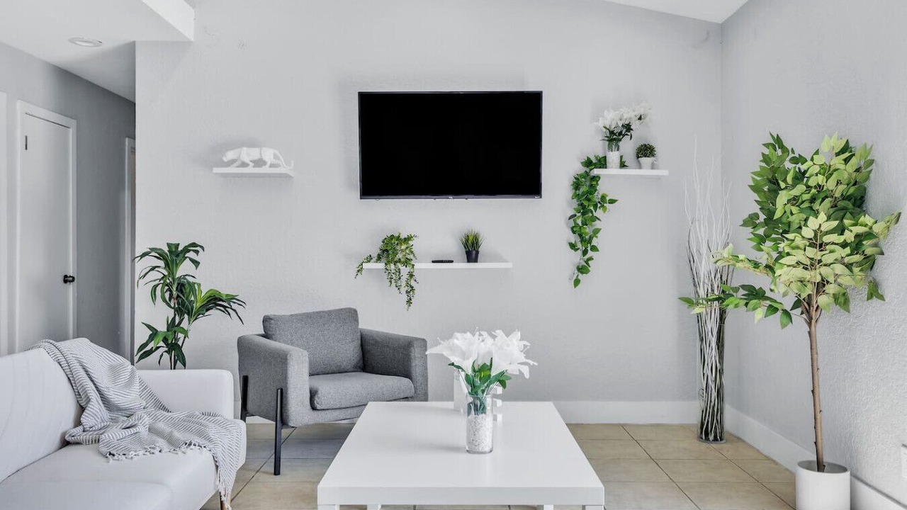 Photo of Livingroom in North Central Hollywood