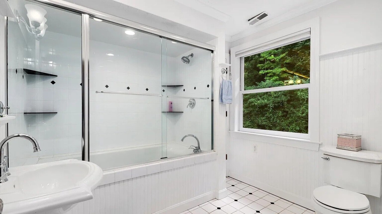 Photo of Bathroom in Town of New Castle