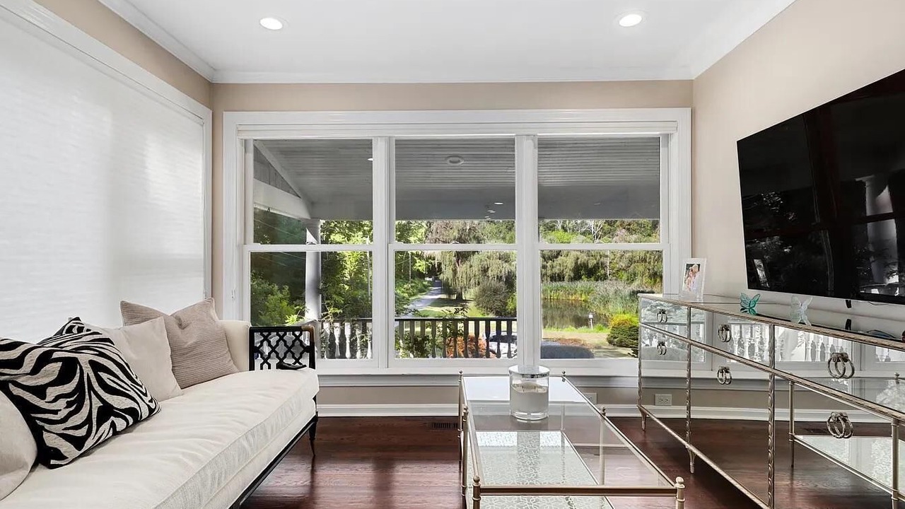 Photo of Livingroom in Town of New Castle