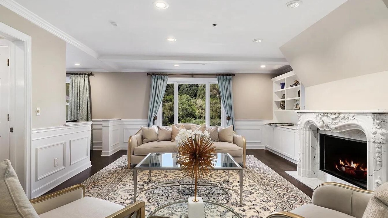 Photo of Livingroom in Town of New Castle