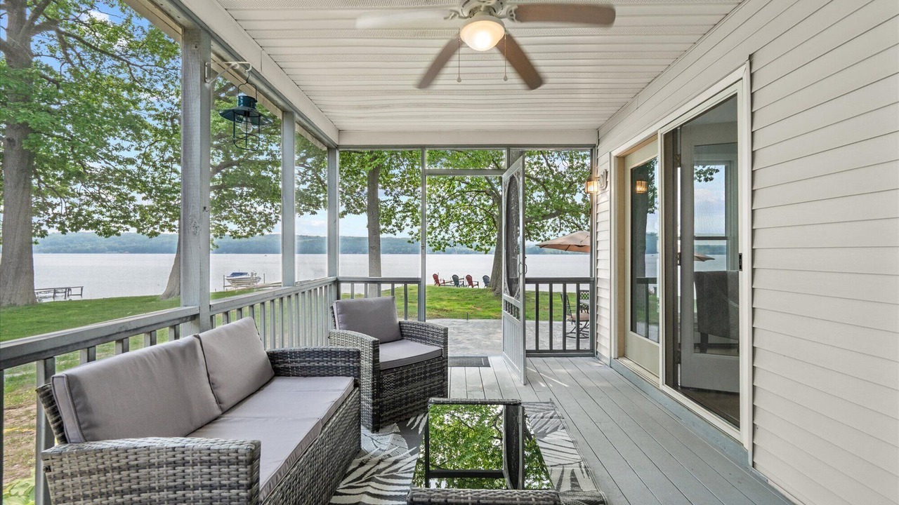 Photo of Patio Balcony in Town of Owasco