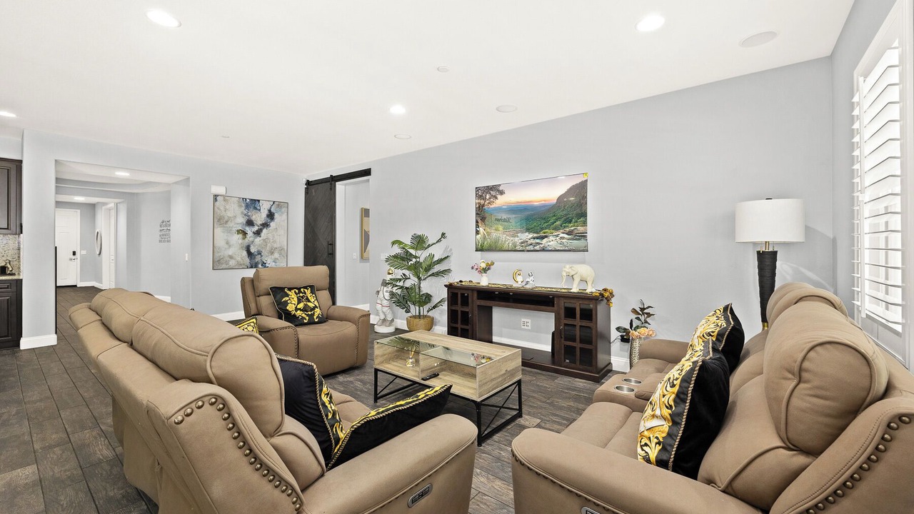 Photo of Livingroom in Colton