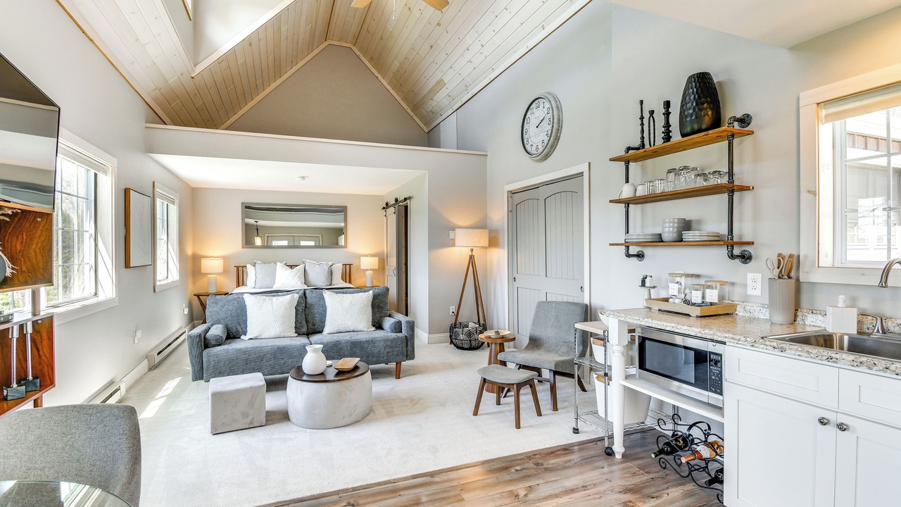 Photo of Livingroom in Town of Milo