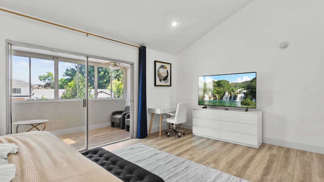 Photo of Bedroom in Lake Forest