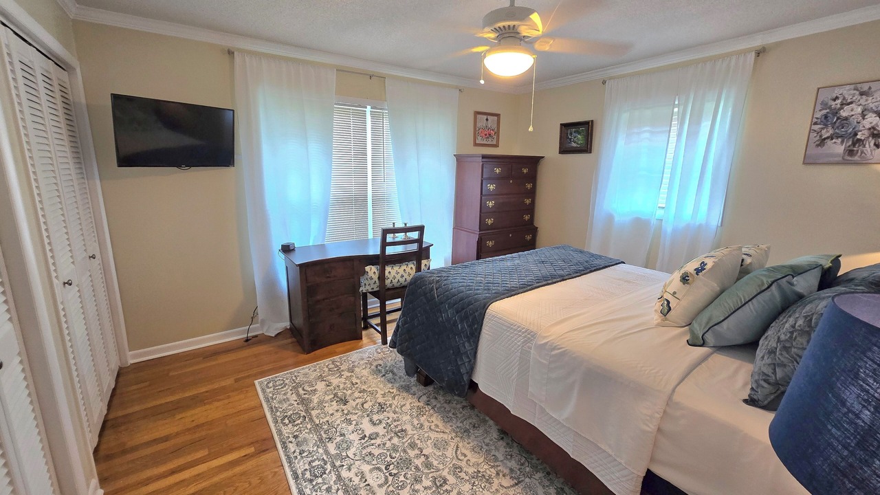 Photo of Bedroom in Pansey