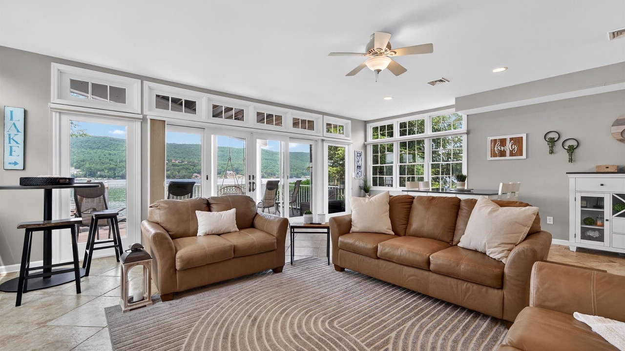 Photo of Livingroom in Hewitt