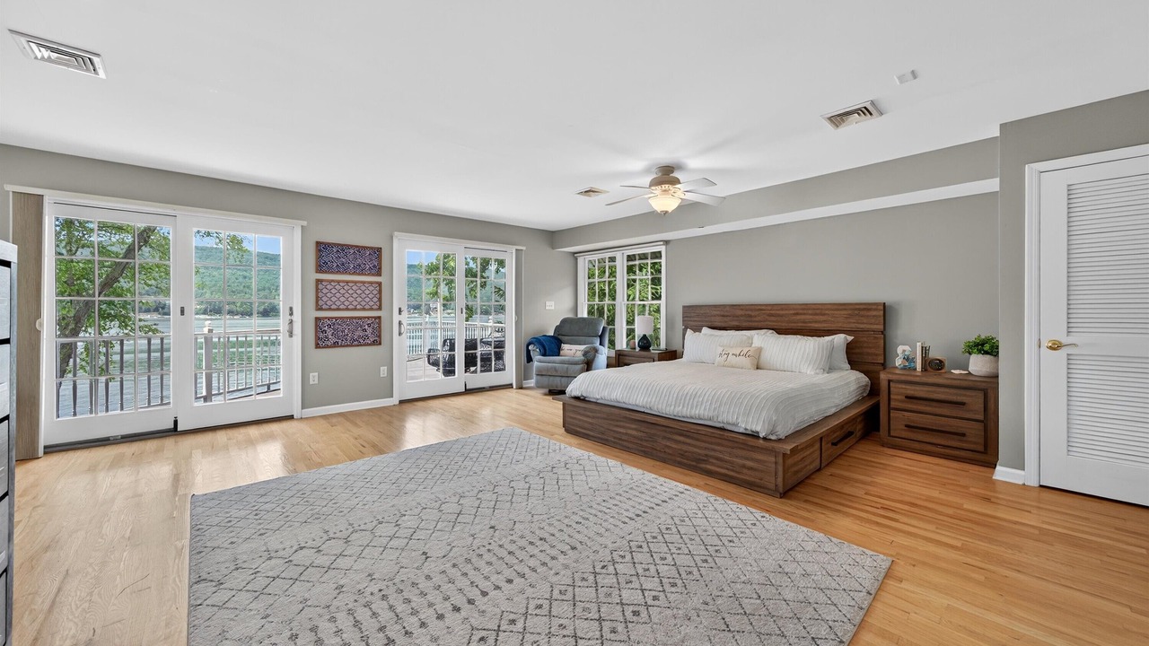 Photo of Bedroom in Hewitt