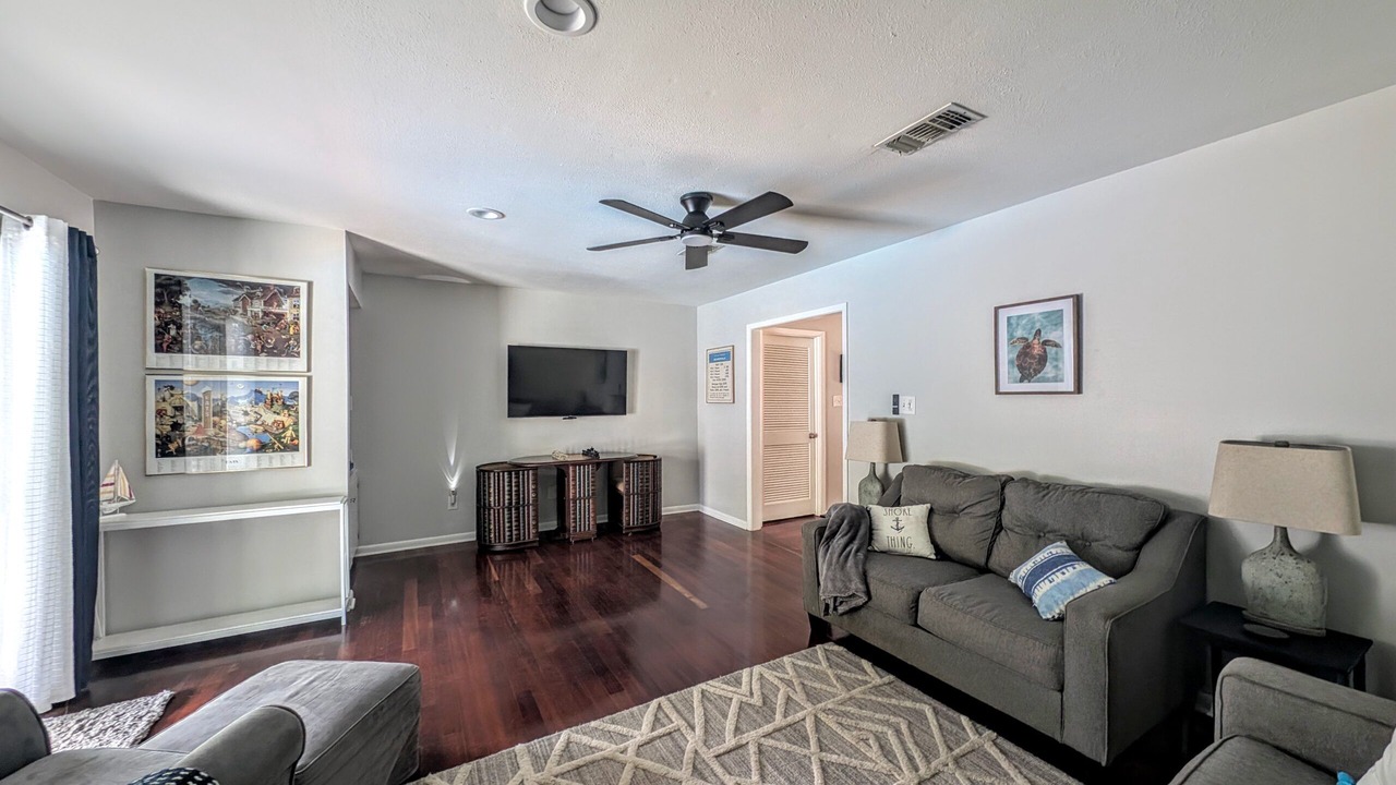 Photo of Livingroom in Long Beach