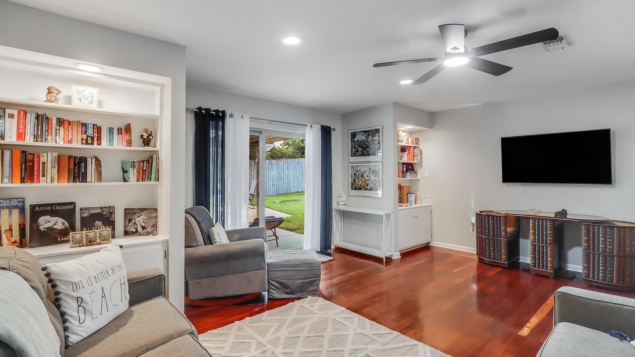 Photo of Livingroom in Long Beach