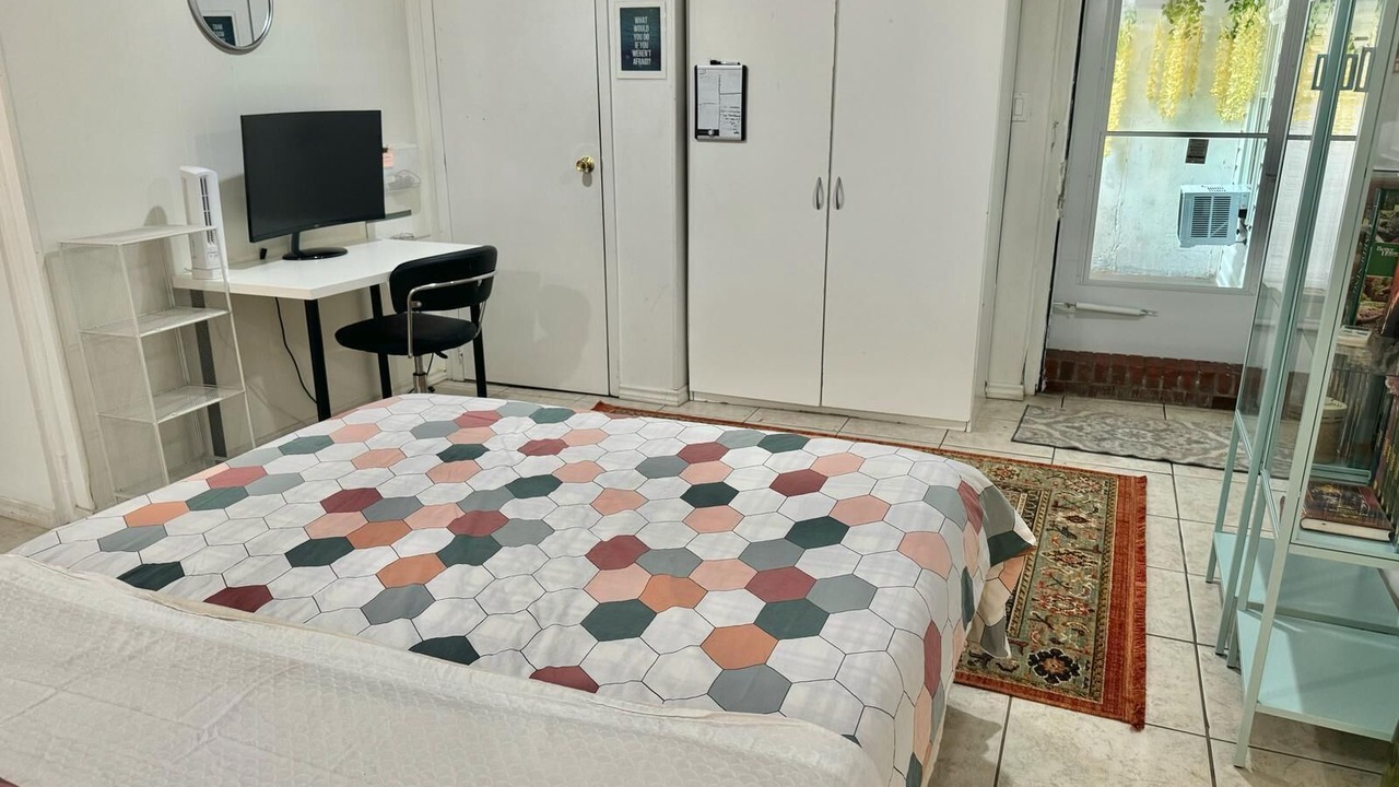 Photo of Bedroom in Roslyn
