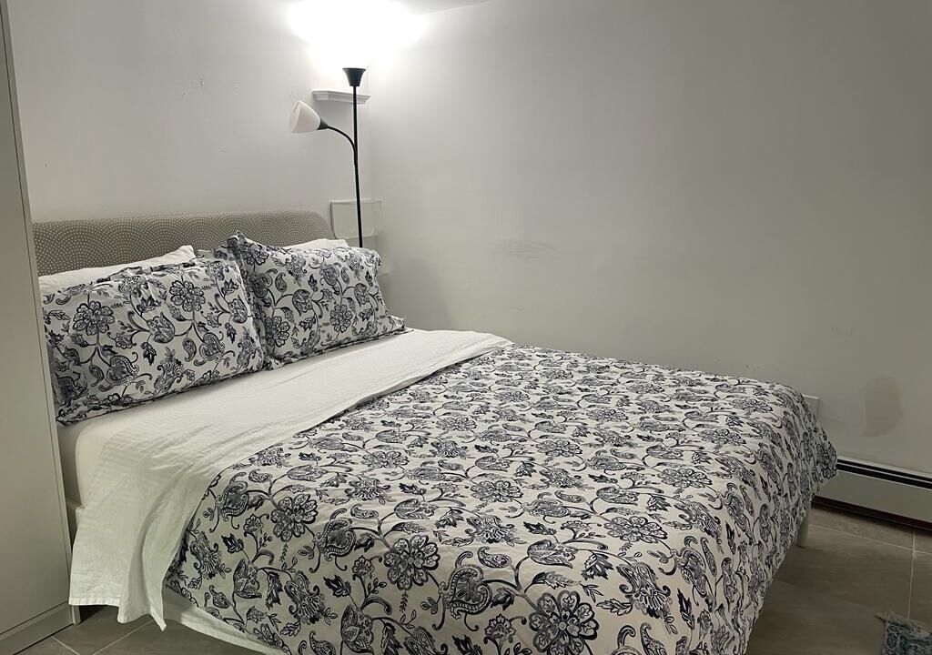 Photo of Bedroom in Roslyn