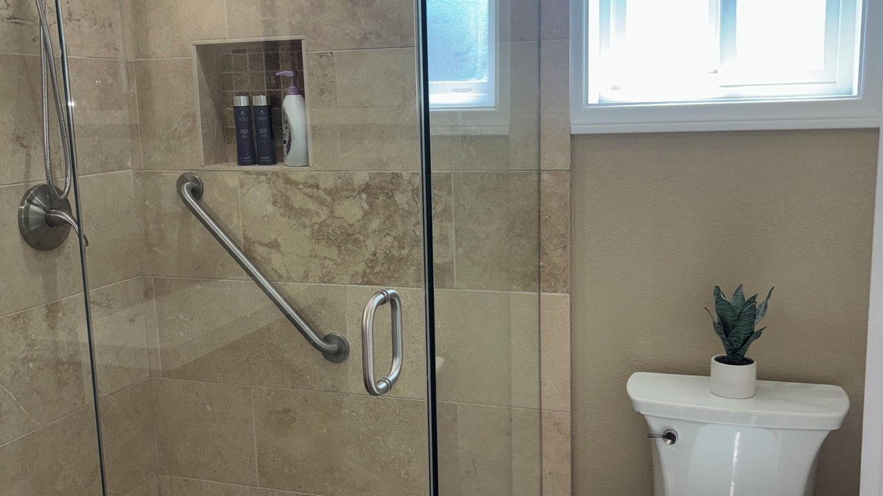Photo of Bathroom in Thousand Oaks