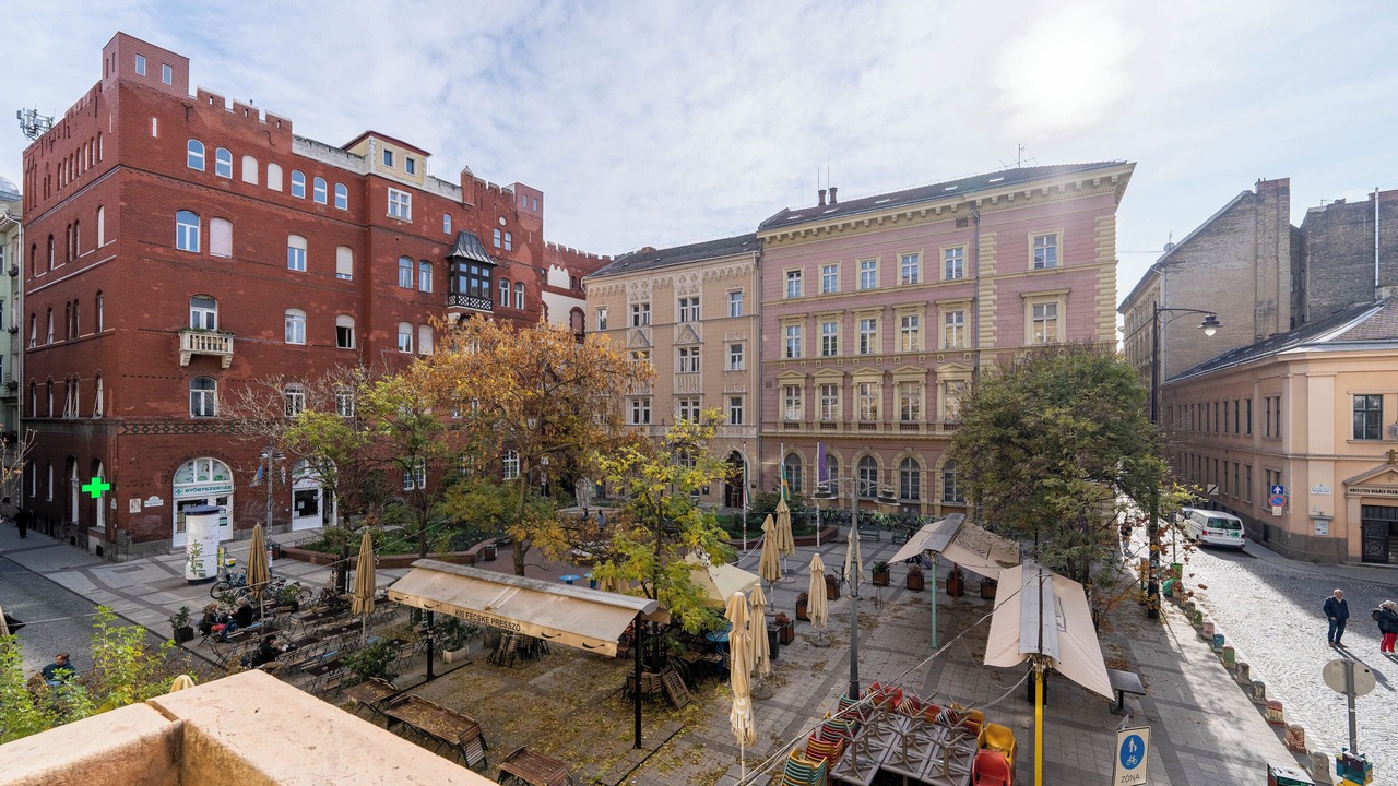 Photo of Outdoor in Palace District
