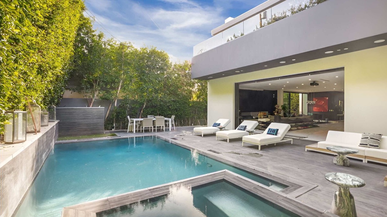 Photo of Outdoor in Melrose