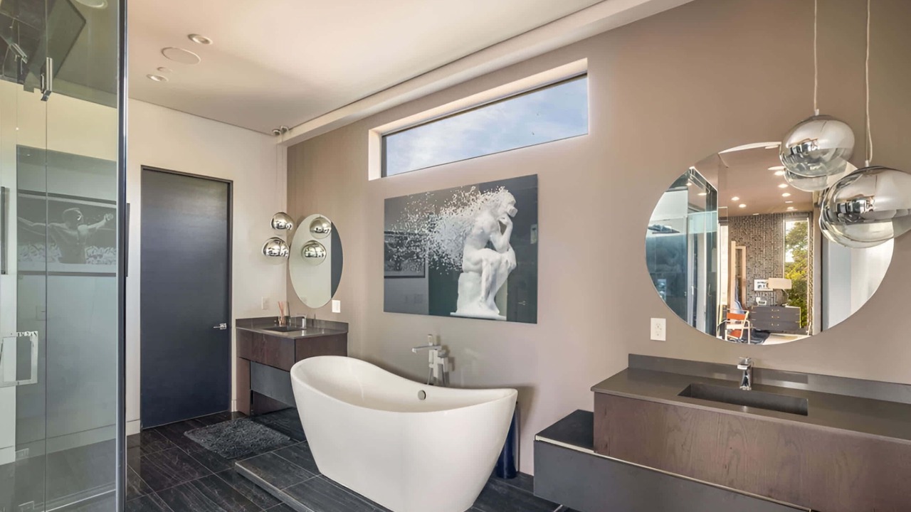 Photo of Bathroom in Melrose