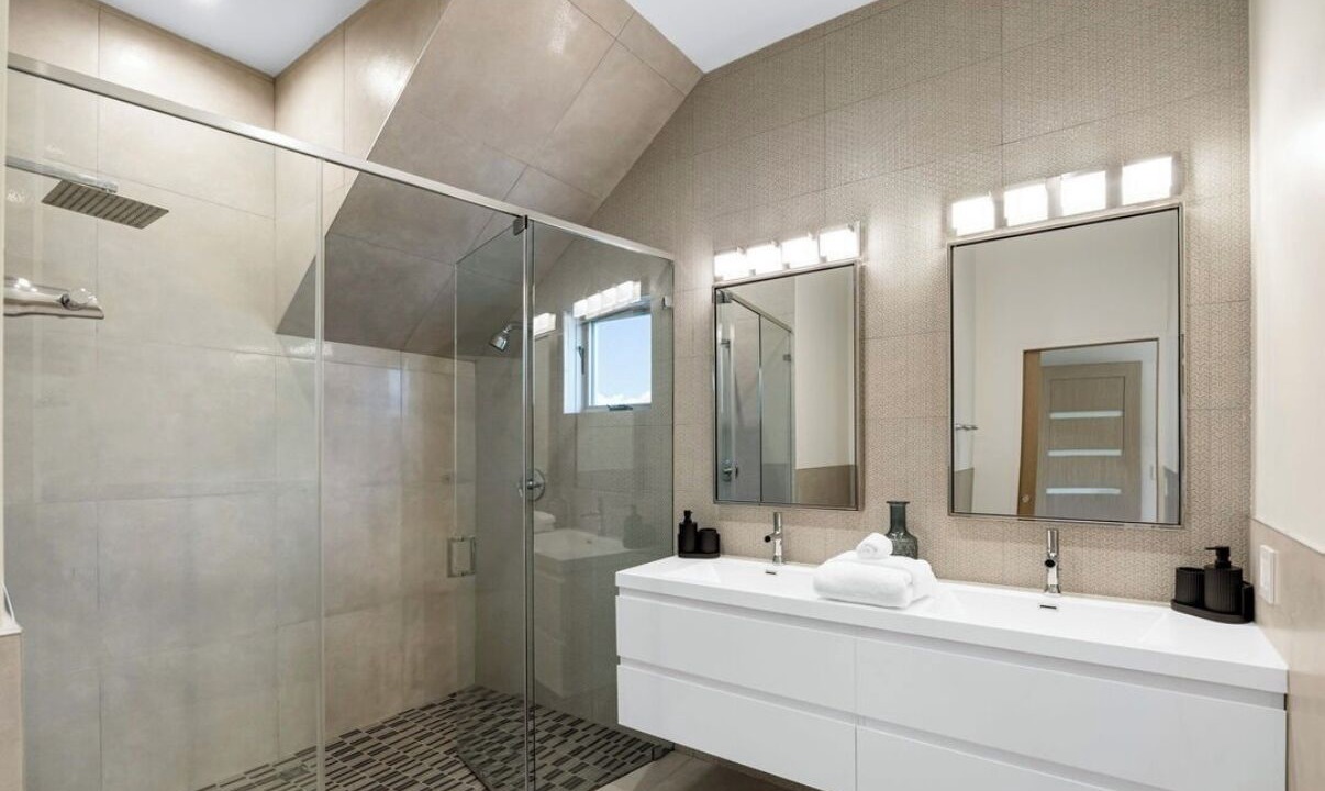 Photo of Bathroom in Mar Vista