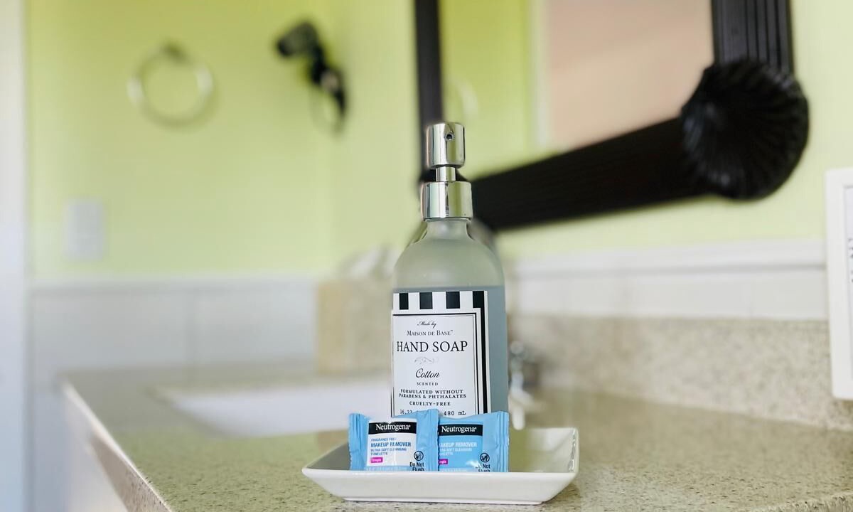 Photo of Bathroom in Coral Harbour