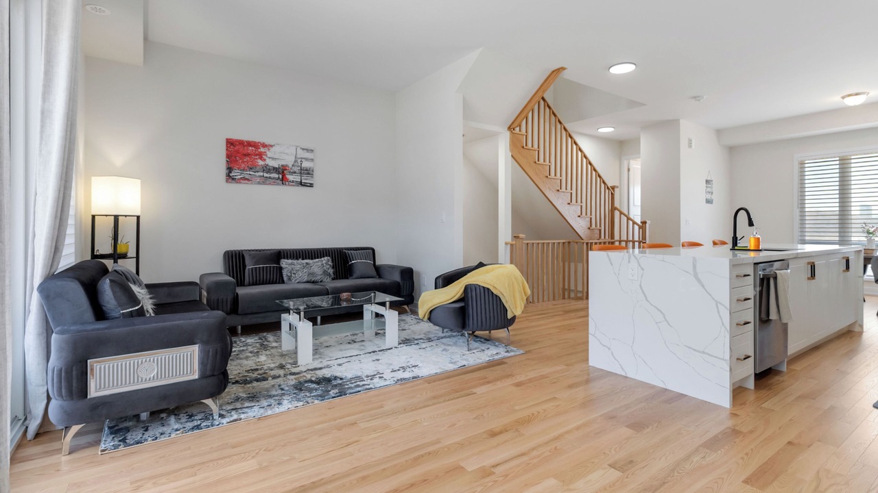 Photo of Livingroom in Oakville