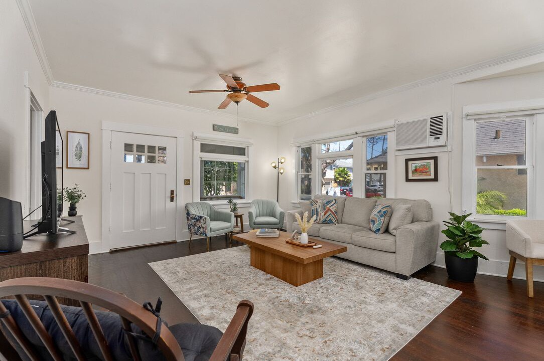 Photo of Livingroom in Alamitos Beach