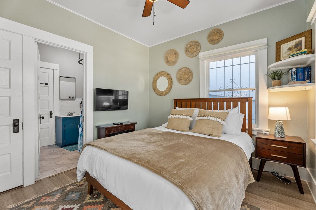 Photo of Bedroom in Alamitos Beach