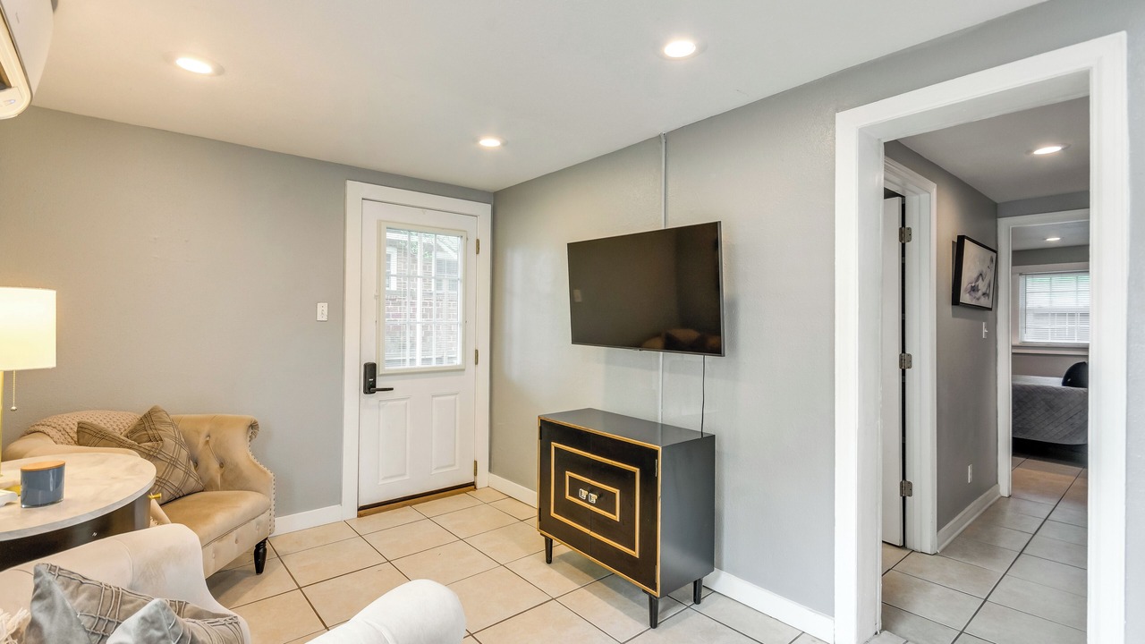 Photo of Livingroom in East Hill