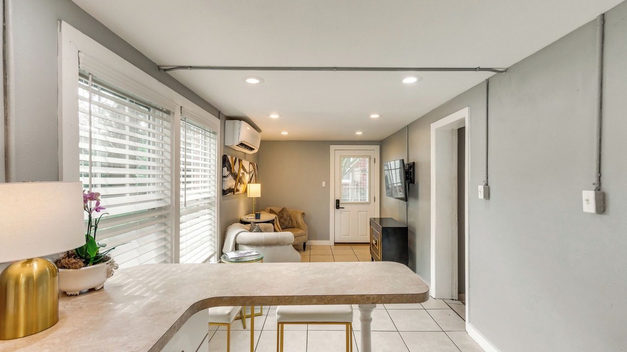 Photo of Livingroom in East Hill