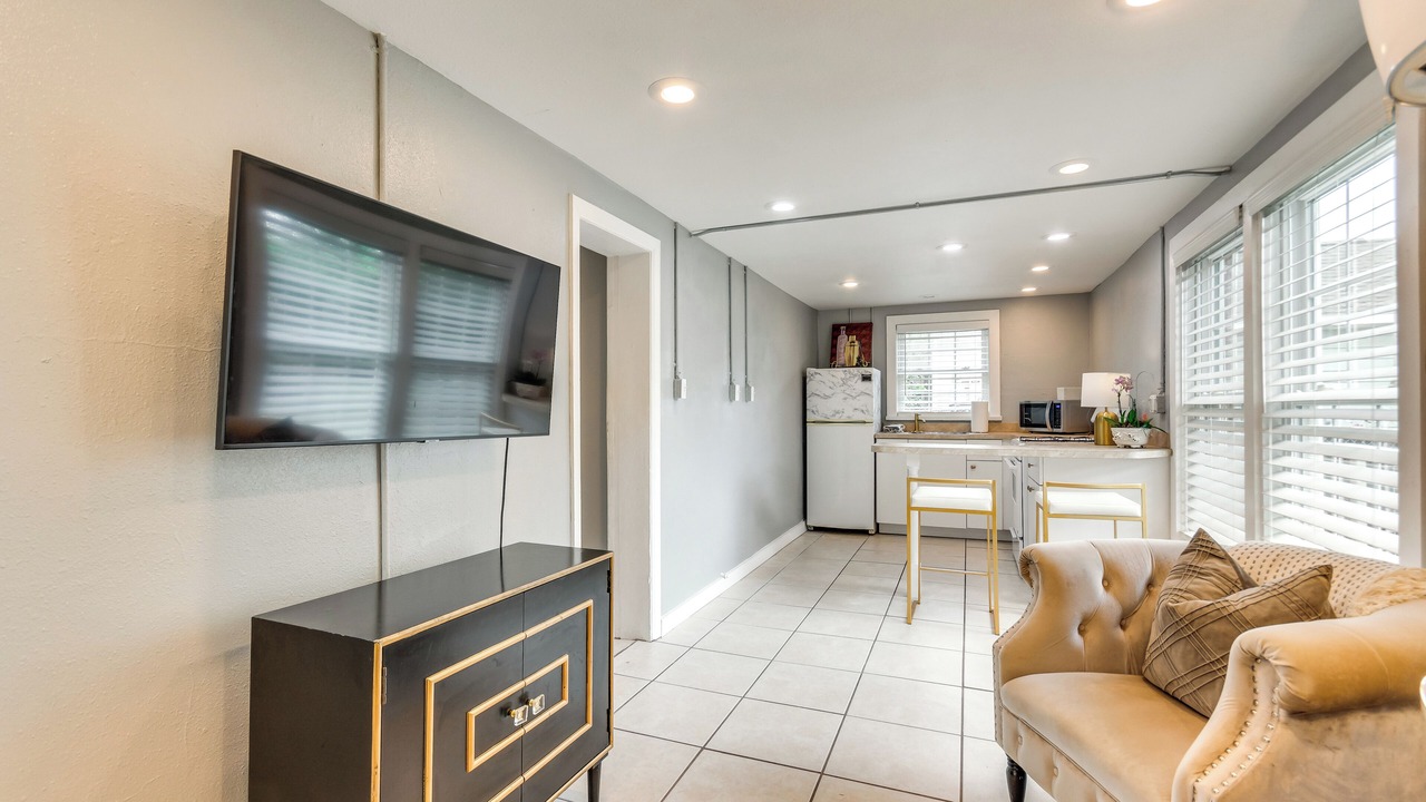 Photo of Livingroom in East Hill