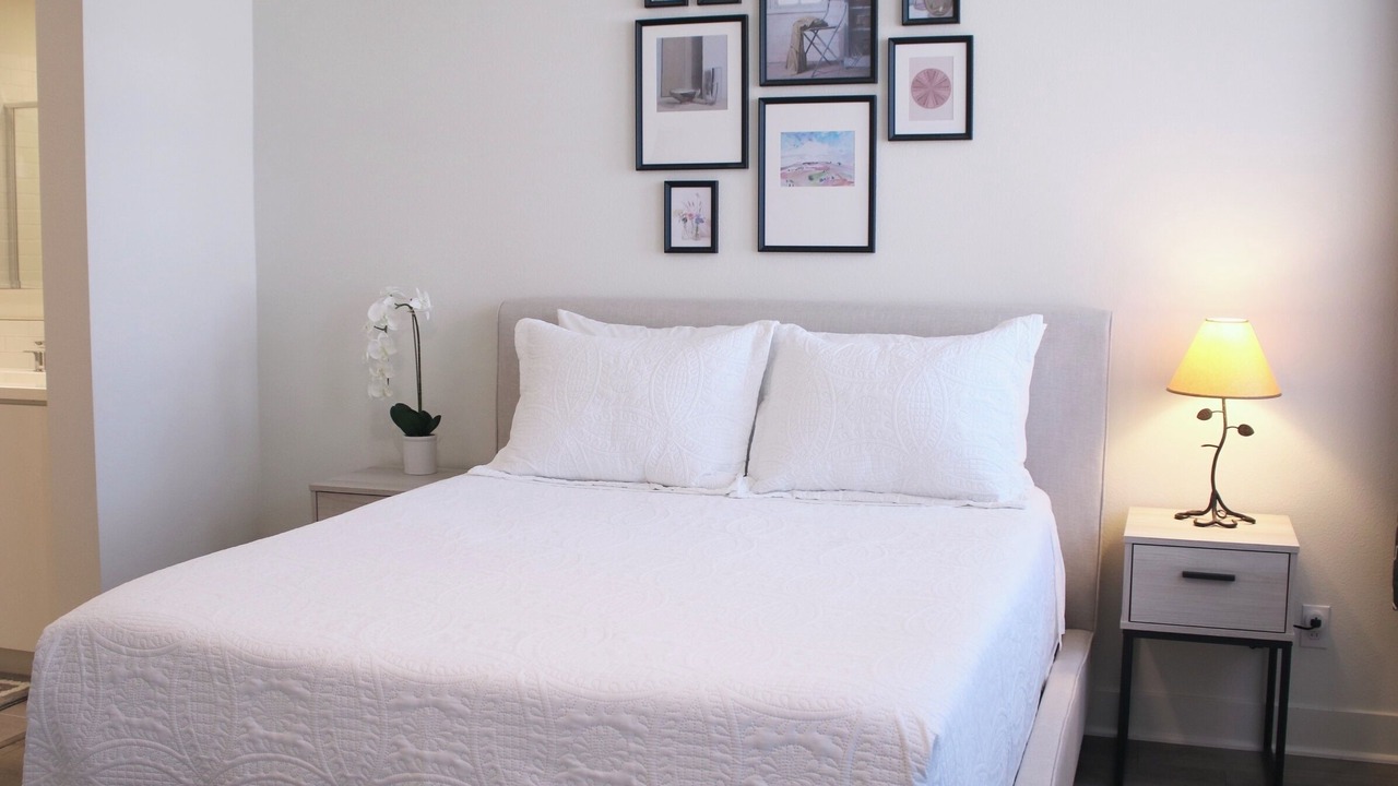 Photo of Bedroom in Platinum Triangle