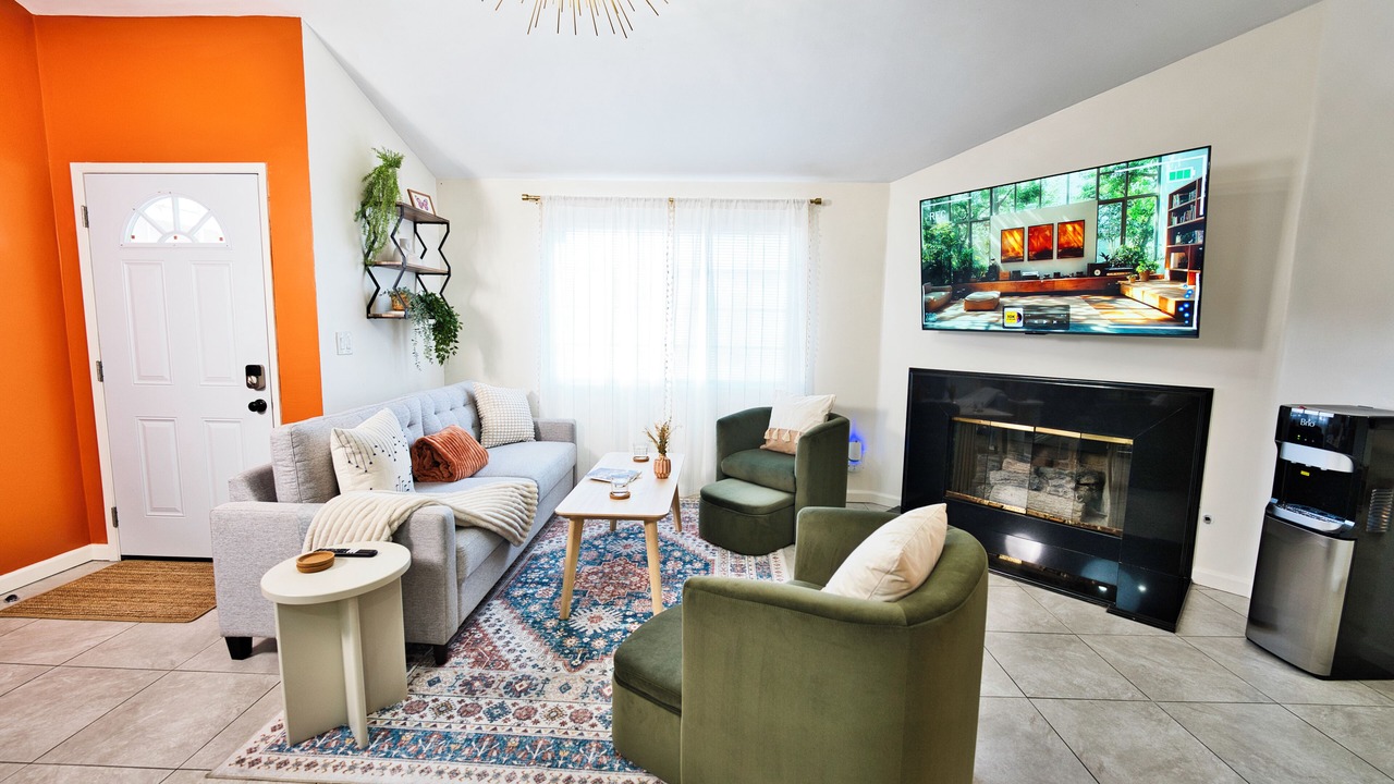 Photo of Livingroom in Hawthorne