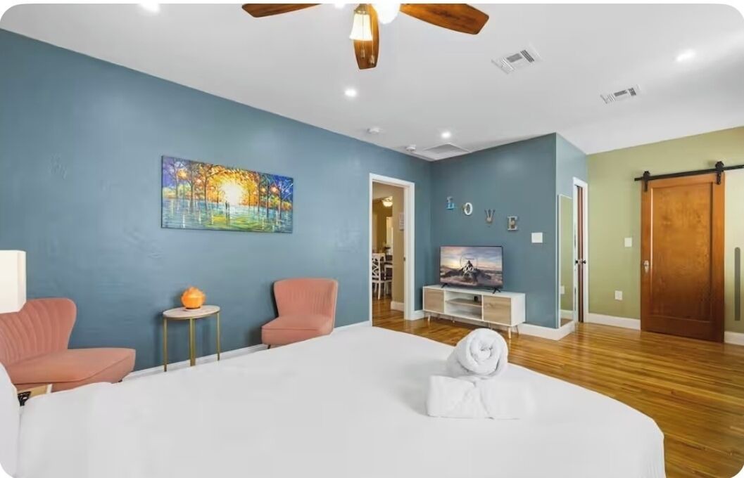Photo of Bedroom in Royal Poinciana