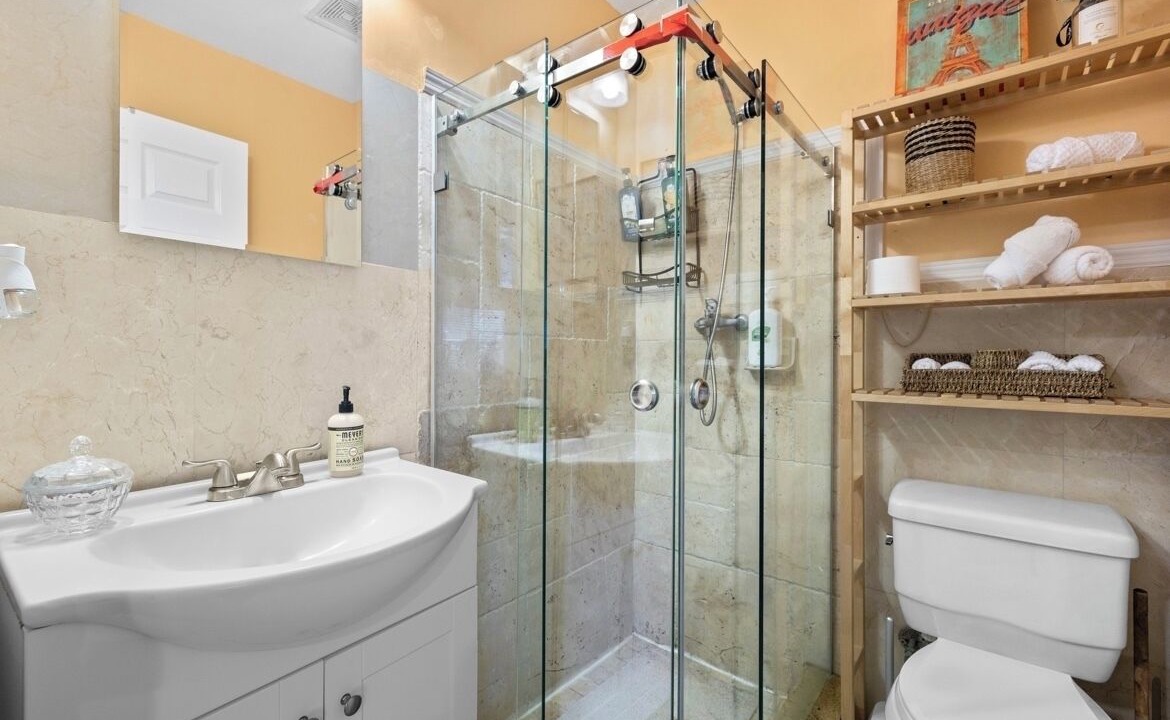 Photo of Bathroom in Royal Poinciana