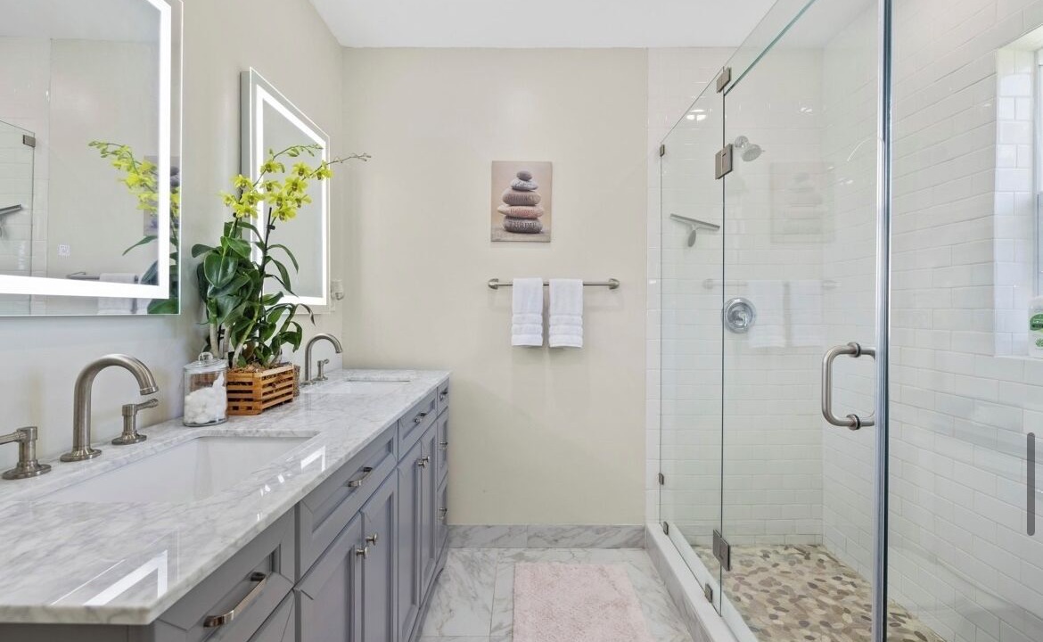 Photo of Bathroom in Royal Poinciana