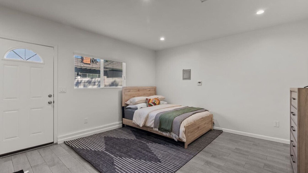 Photo of Bedroom in Valley Village