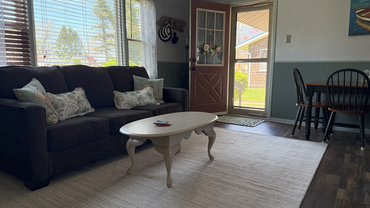 Photo of Livingroom in Ashtabula