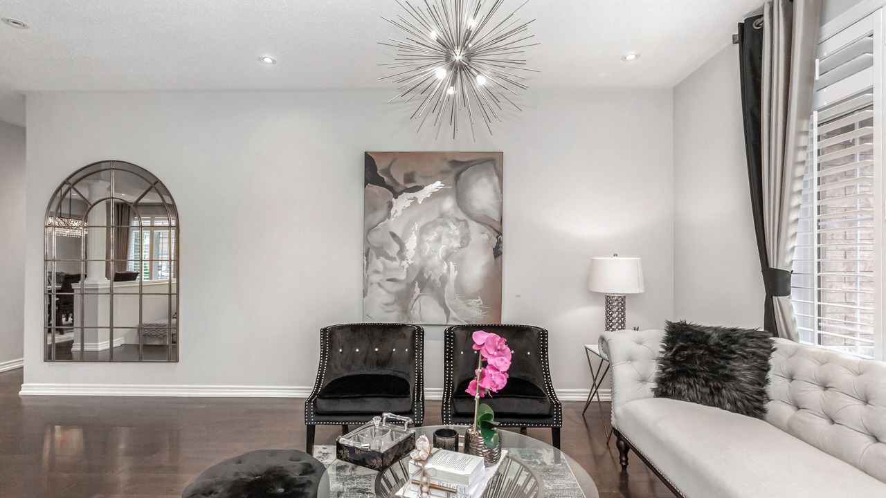 Photo of Livingroom in Churchill Meadows