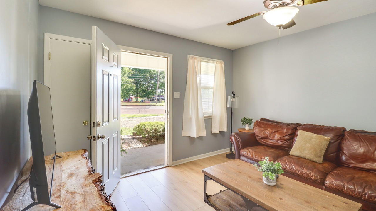 Photo of Bedroom in Brookhaven