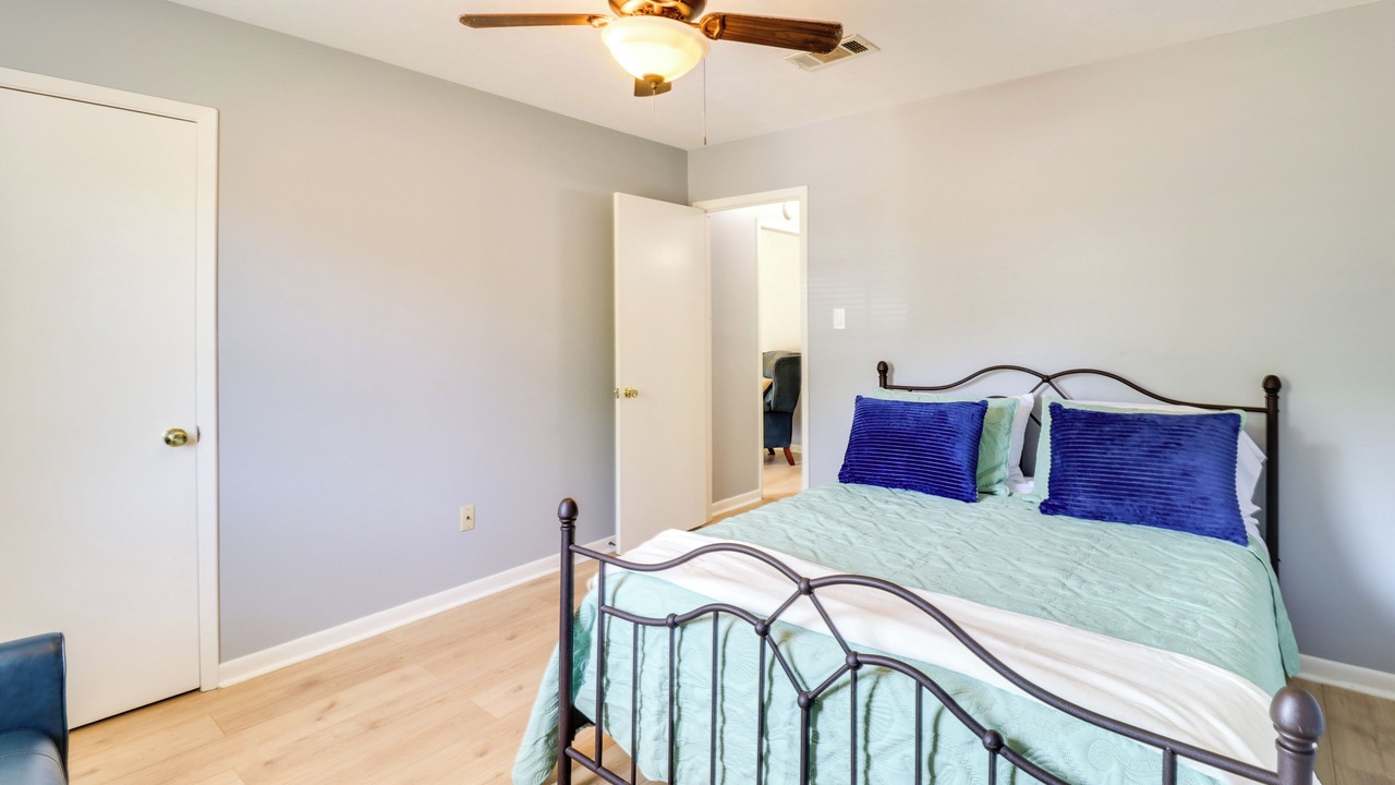 Photo of Bedroom in Brookhaven