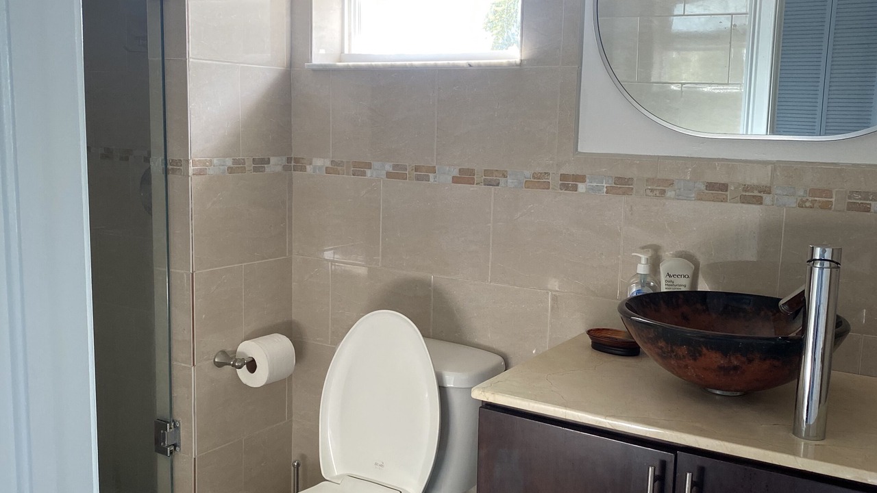 Photo of Bathroom in Greening Glade