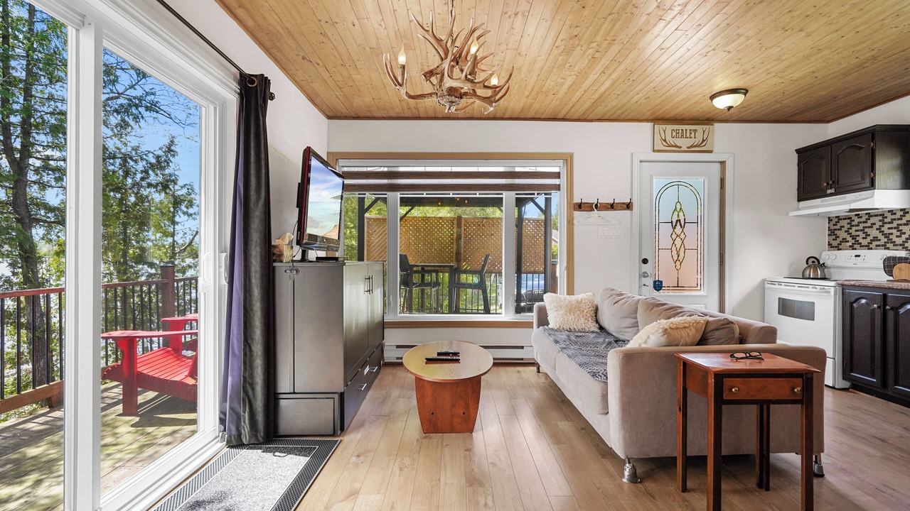 Photo of Livingroom in Adstock