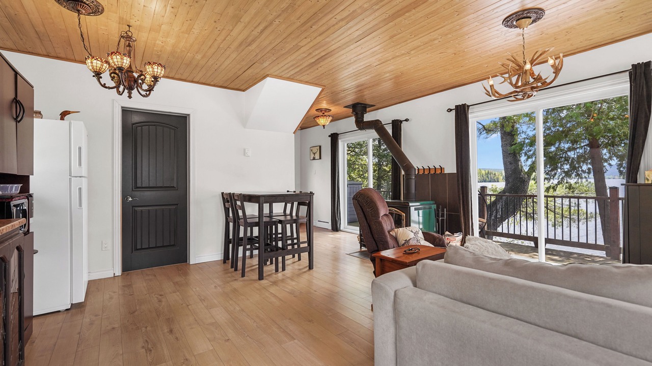 Photo of Livingroom in Adstock