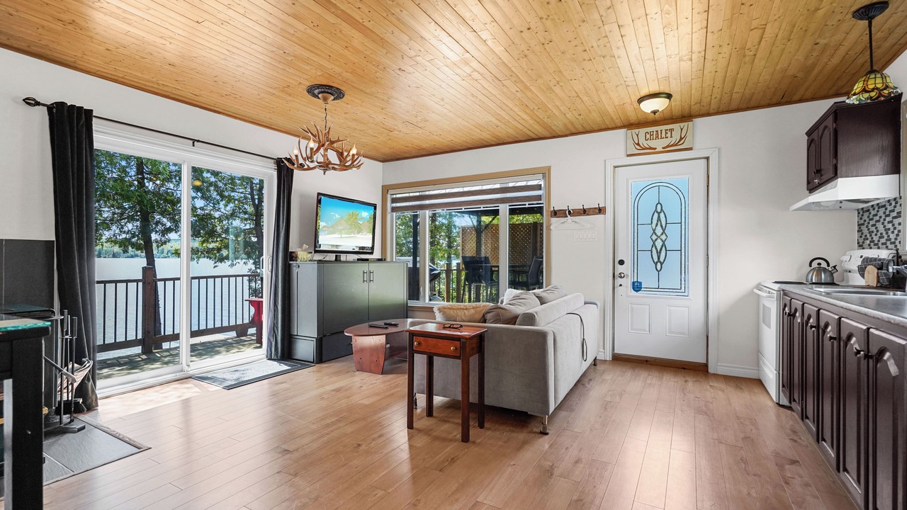 Photo of Livingroom in Adstock