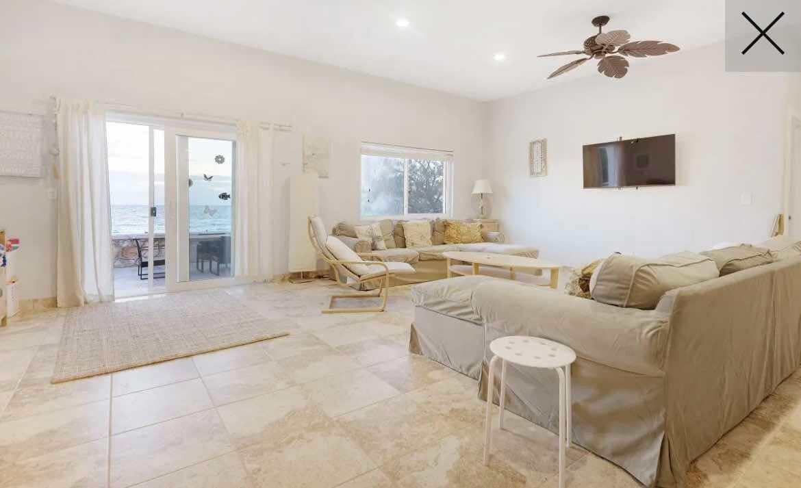 Photo of Livingroom in Bennett's Harbour