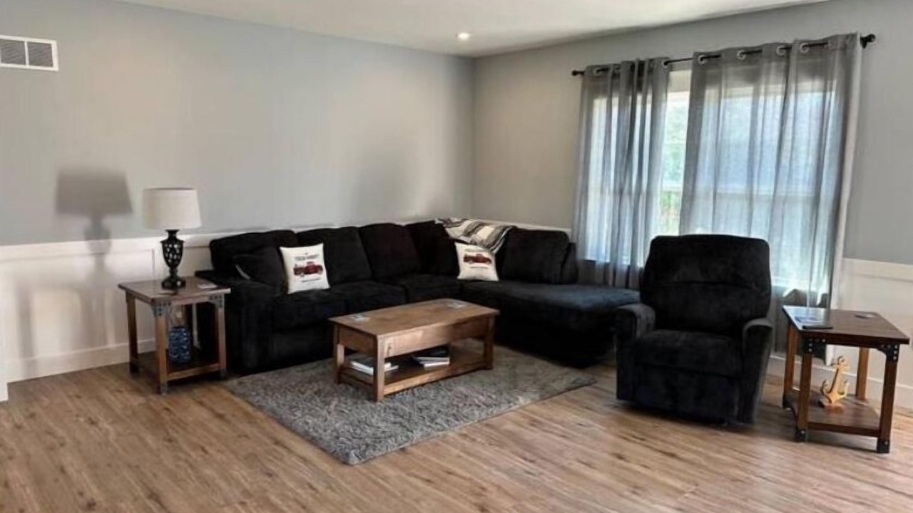 Photo of Livingroom in Kelleys Island