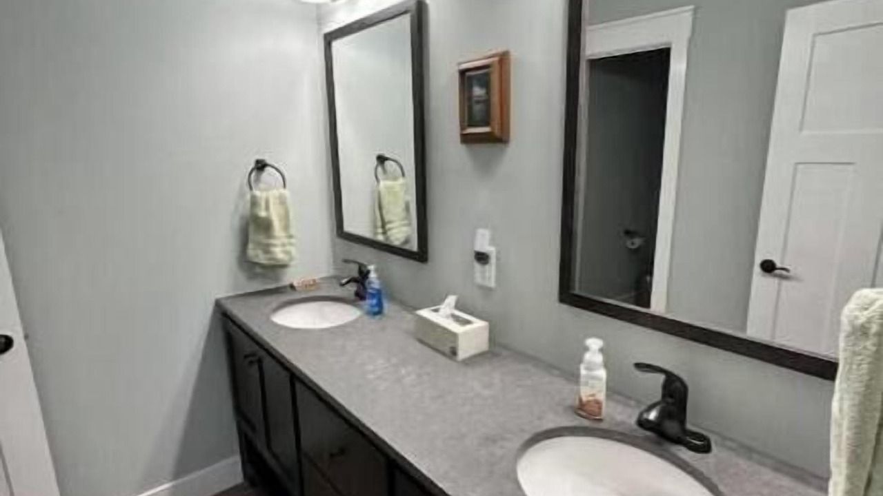 Photo of Bathroom in Kelleys Island