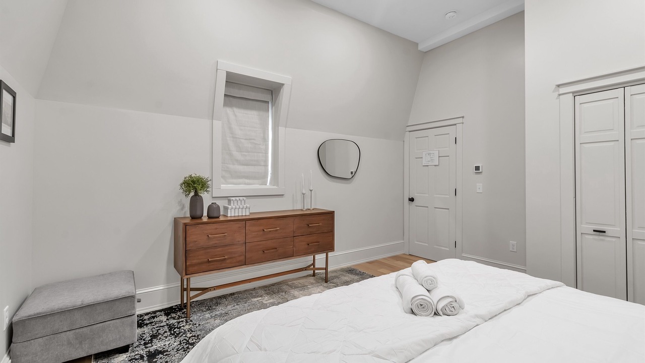 Photo of Bathroom in Front Park