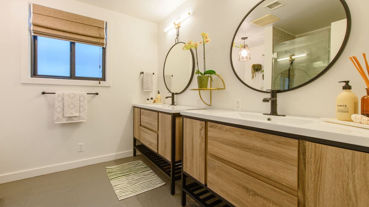 Photo of Bathroom in Sunset Park