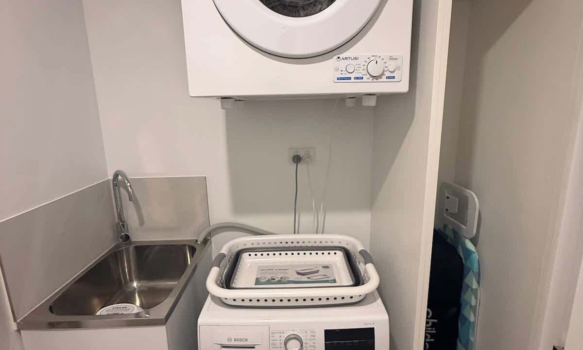 Photo of Others in Reid