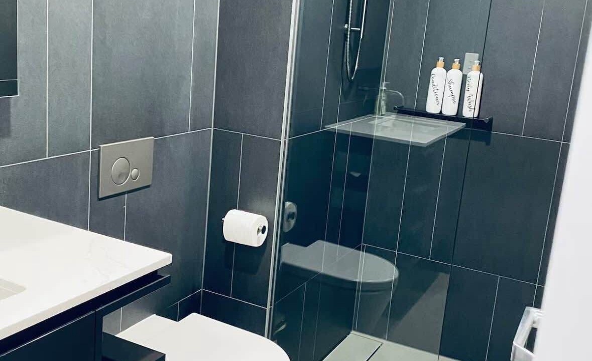 Photo of Bathroom in Reid
