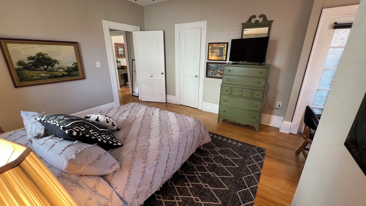 Photo of Bedroom in Plaza Midwood